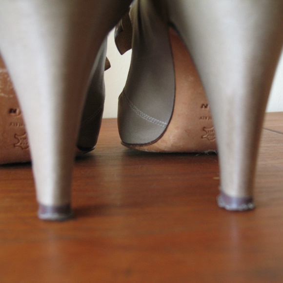 Calvin Klein Italian Leather Bow Tie Heels 8.5 - Picture 6 of 10